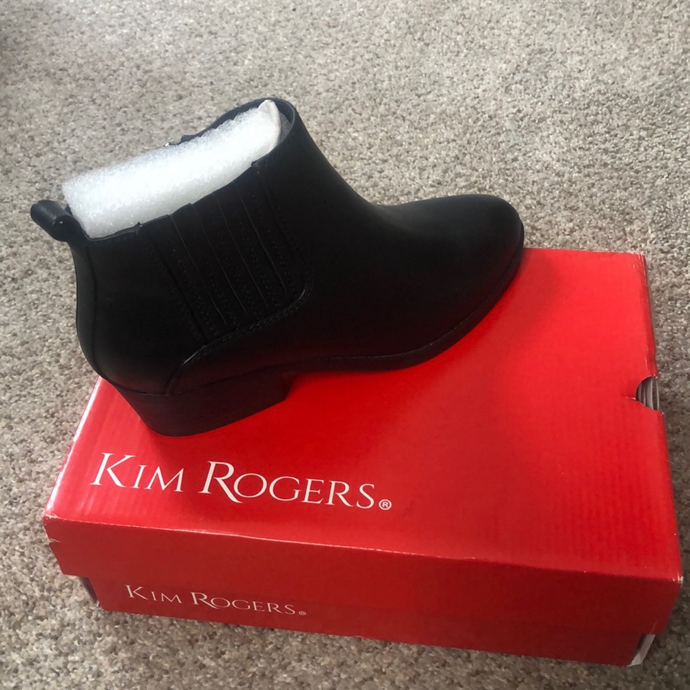 KIM ROGERS LOW CUT BOOTS (BRAND NEW!!!)